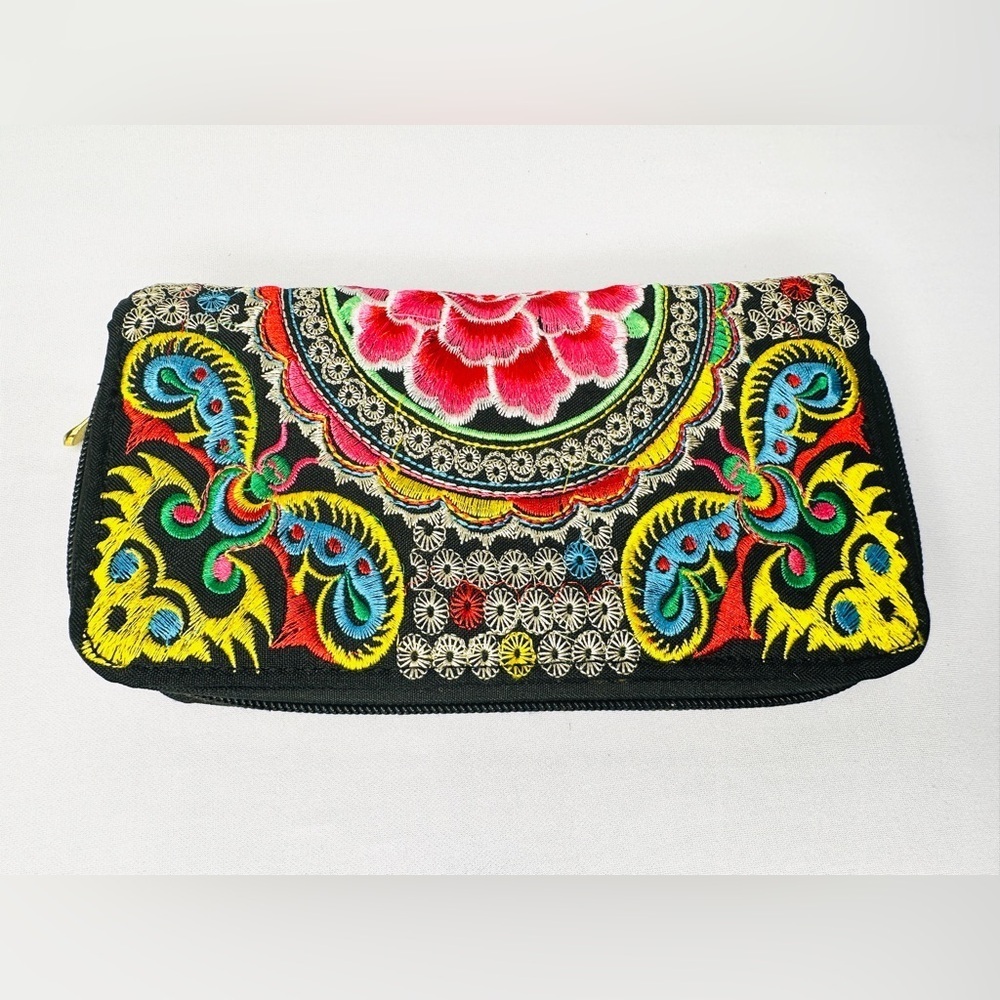 Flower Butterfly Embroidered Wallet🪷🌺